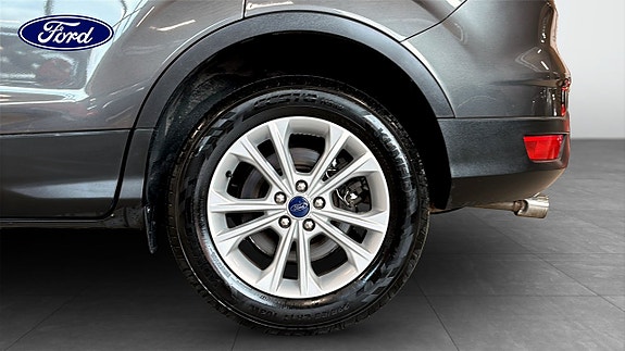 Ford Kuga 9 of 16