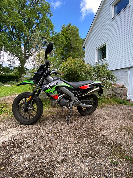 Aprilia Sx50 2 of 11