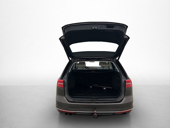 Volkswagen Passat 25 of 29