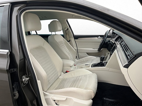 Volkswagen Passat 22 of 29
