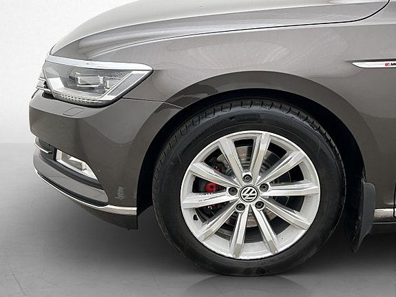 Volkswagen Passat 28 of 29