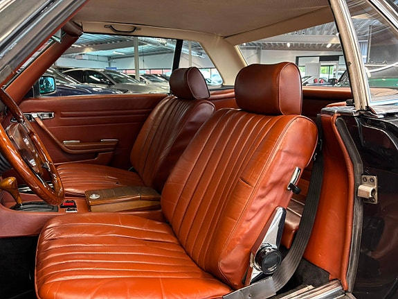 Mercedes-Benz SL350 12 of 23