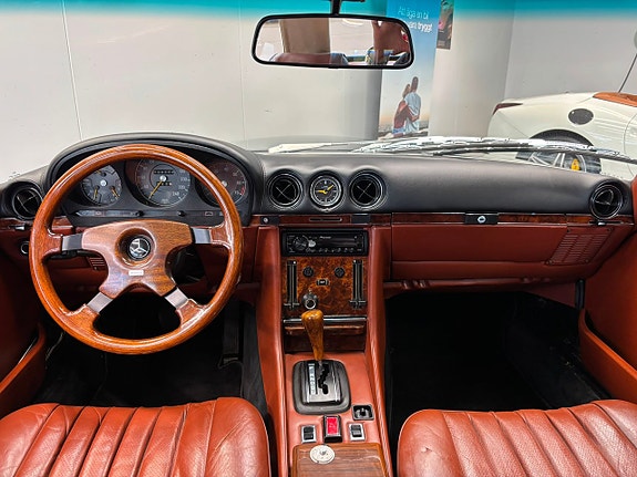 Mercedes-Benz SL350 14 of 23