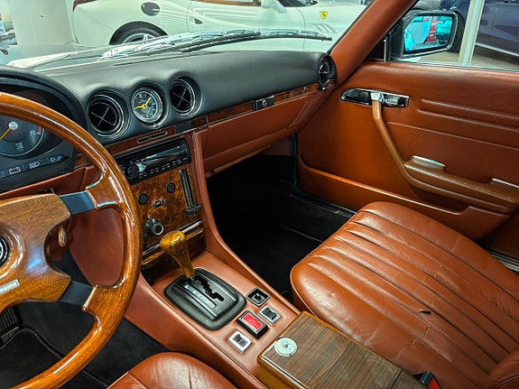 Mercedes-Benz SL350 17 of 23