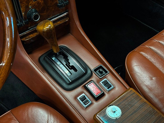 Mercedes-Benz SL350 18 of 23