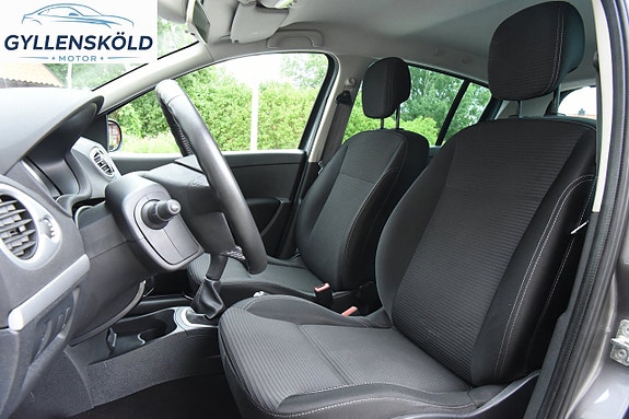 Renault Clio 10 of 13