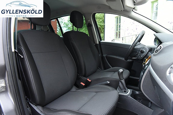 Renault Clio 7 of 13