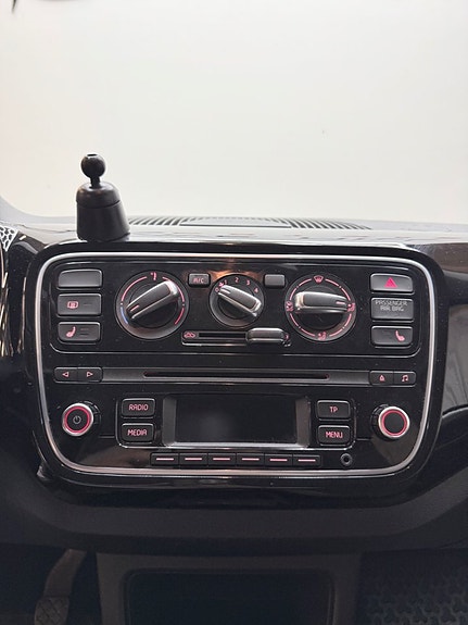 Volkswagen UP! 9 of 9