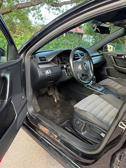 Volkswagen Passat 4 of 7