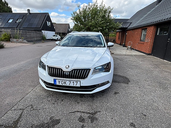Skoda Superb 3 of 9