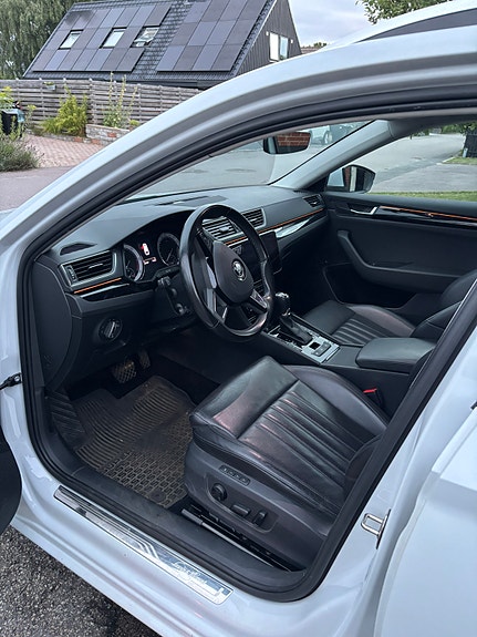Skoda Superb 6 of 9