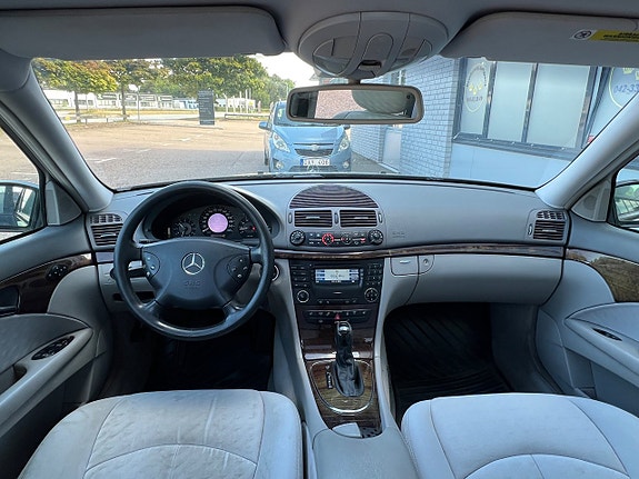 Mercedes-Benz E240 8 of 20