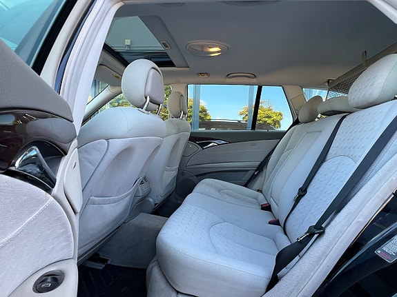 Mercedes-Benz E240 10 of 20