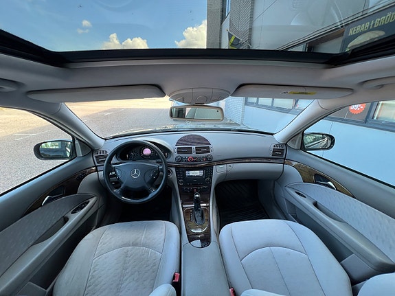 Mercedes-Benz E240 9 of 20