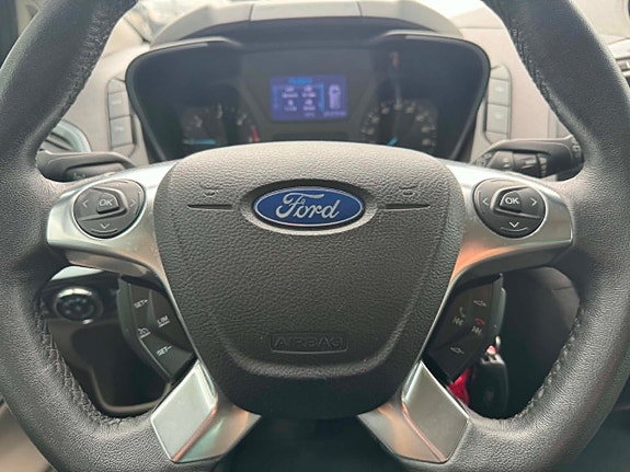 Ford Custom Tourneo 16 of 27