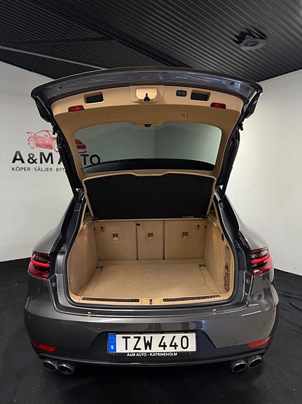 Porsche Macan S 9 of 26