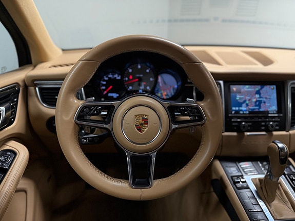 Porsche Macan S 16 of 26