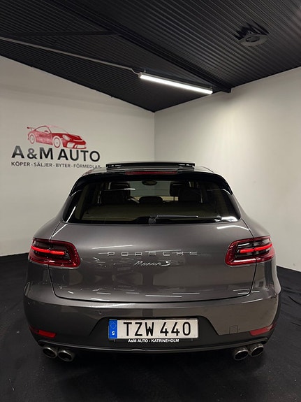 Porsche Macan S 6 of 26