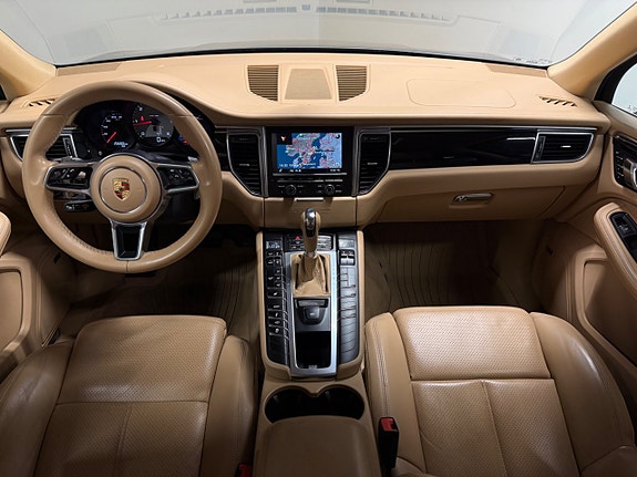 Porsche Macan S 14 of 26