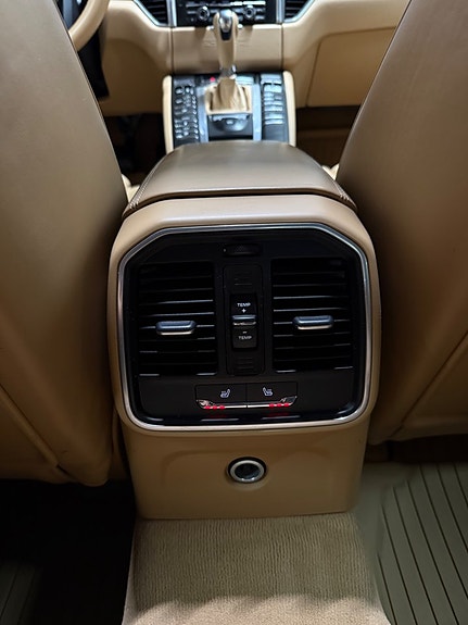 Porsche Macan S 26 of 26