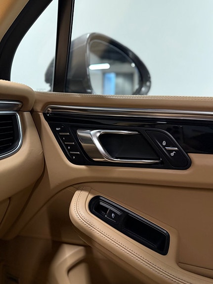 Porsche Macan S 23 of 26