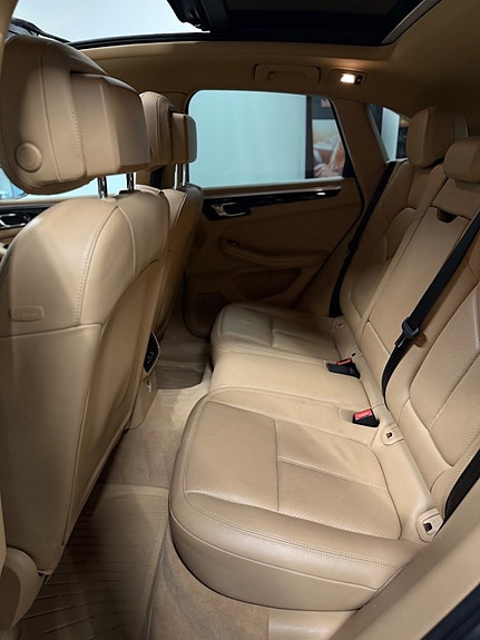 Porsche Macan S 25 of 26