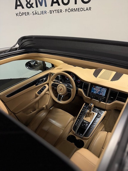 Porsche Macan S 12 of 26