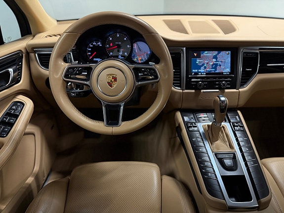 Porsche Macan S 15 of 26