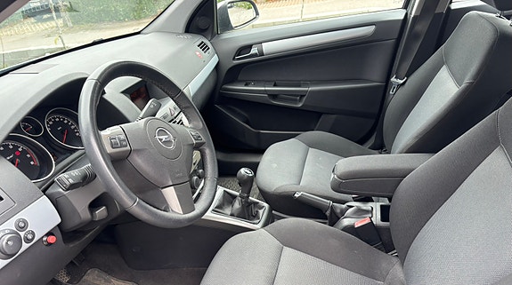 Opel Astra 8 of 8