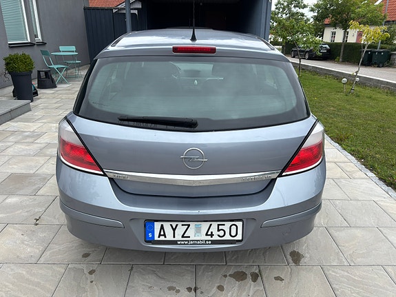 Opel Astra 2 of 8