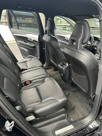Volvo XC90 8 of 14