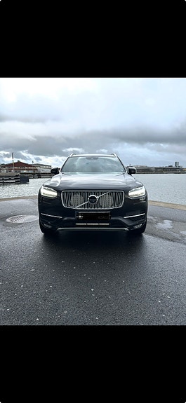 Volvo XC90 2 of 14