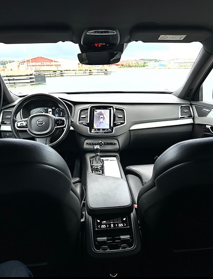 Volvo XC90 4 of 14