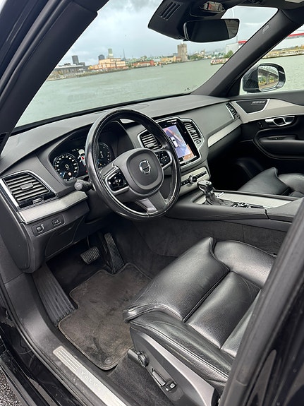 Volvo XC90 5 of 14