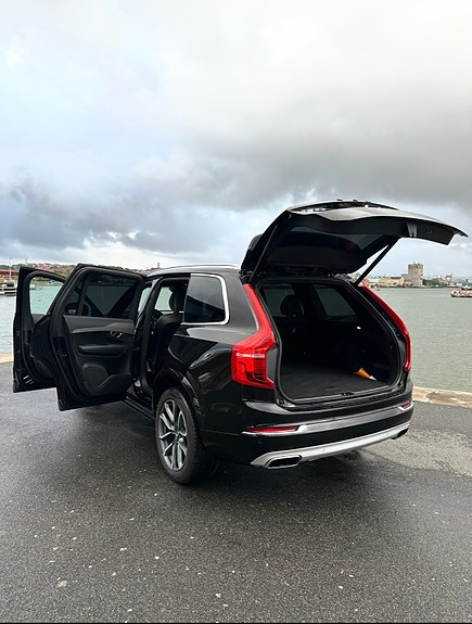 Volvo XC90 10 of 14