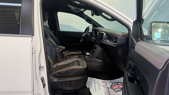 Volkswagen Amarok 23 of 25