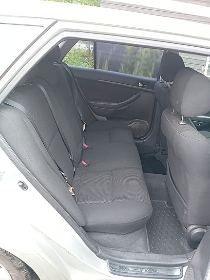 Toyota Avensis 5 of 8