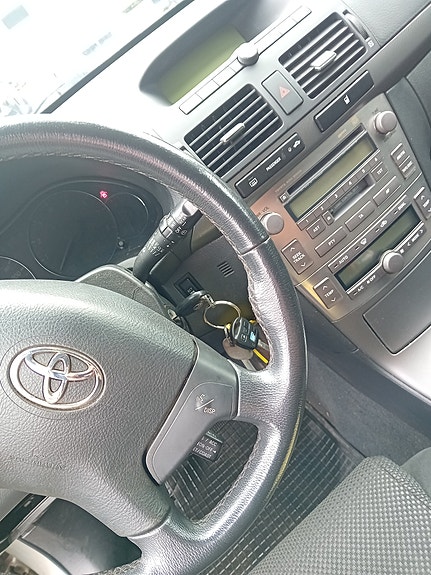 Toyota Avensis 8 of 8