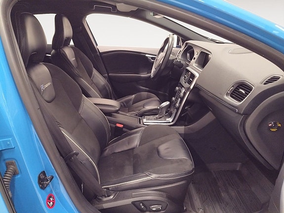Volvo V40 15 of 21