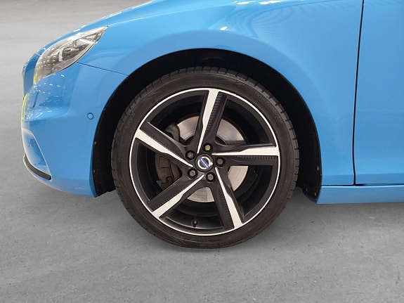 Volvo V40 8 of 21