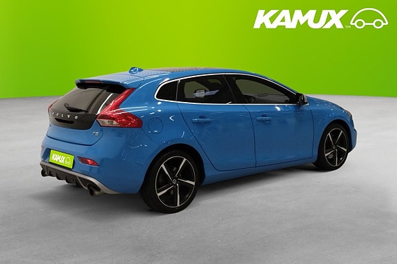 Volvo V40 4 of 21