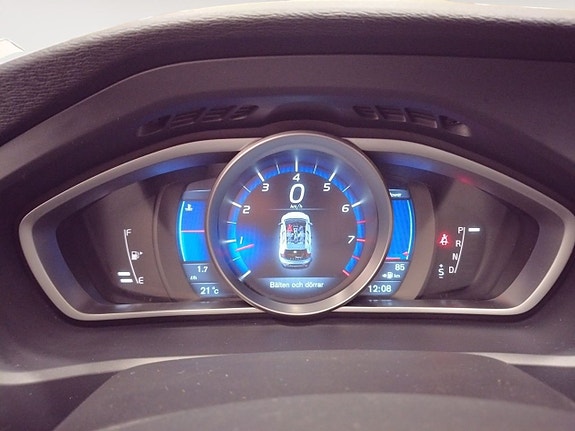 Volvo V40 12 of 21