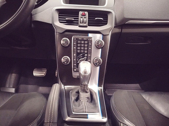 Volvo V40 11 of 21