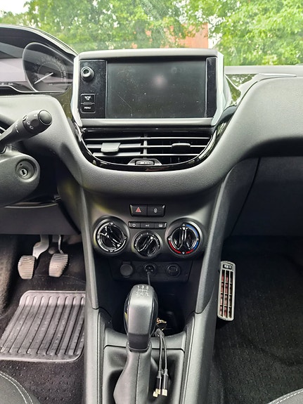 Peugeot 208 8 of 8