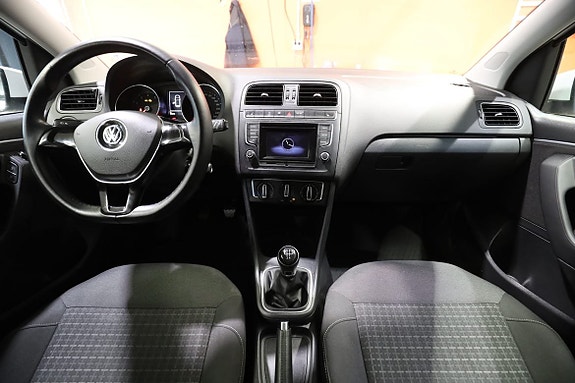 Volkswagen Polo 13 of 29
