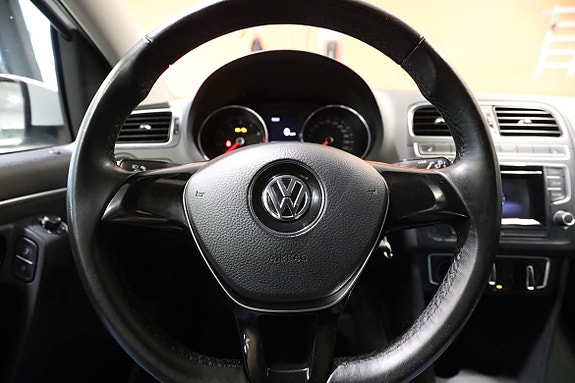 Volkswagen Polo 19 of 29
