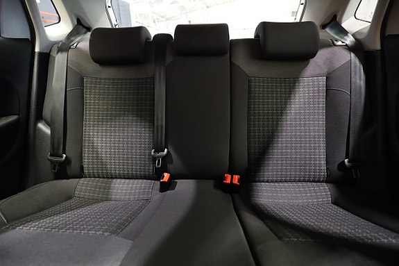 Volkswagen Polo 16 of 29