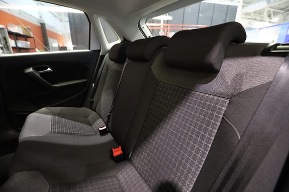 Volkswagen Polo 15 of 29