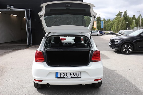 Volkswagen Polo 17 of 29