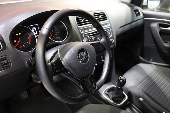 Volkswagen Polo 12 of 29